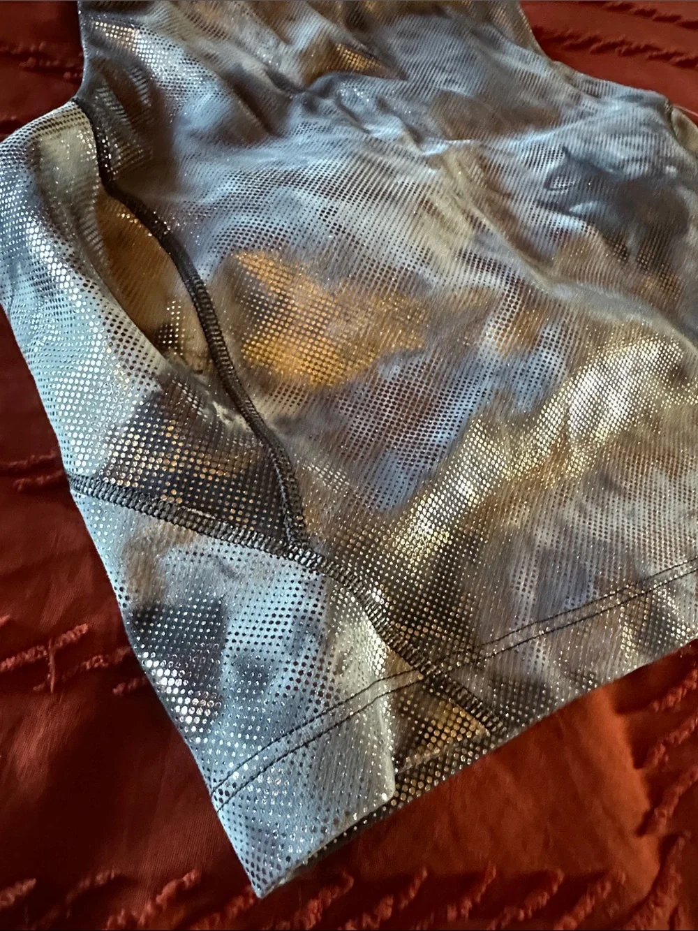 lululemon athletica Metallic Silver Cropped Athletic Tank - Picture 3 of 5